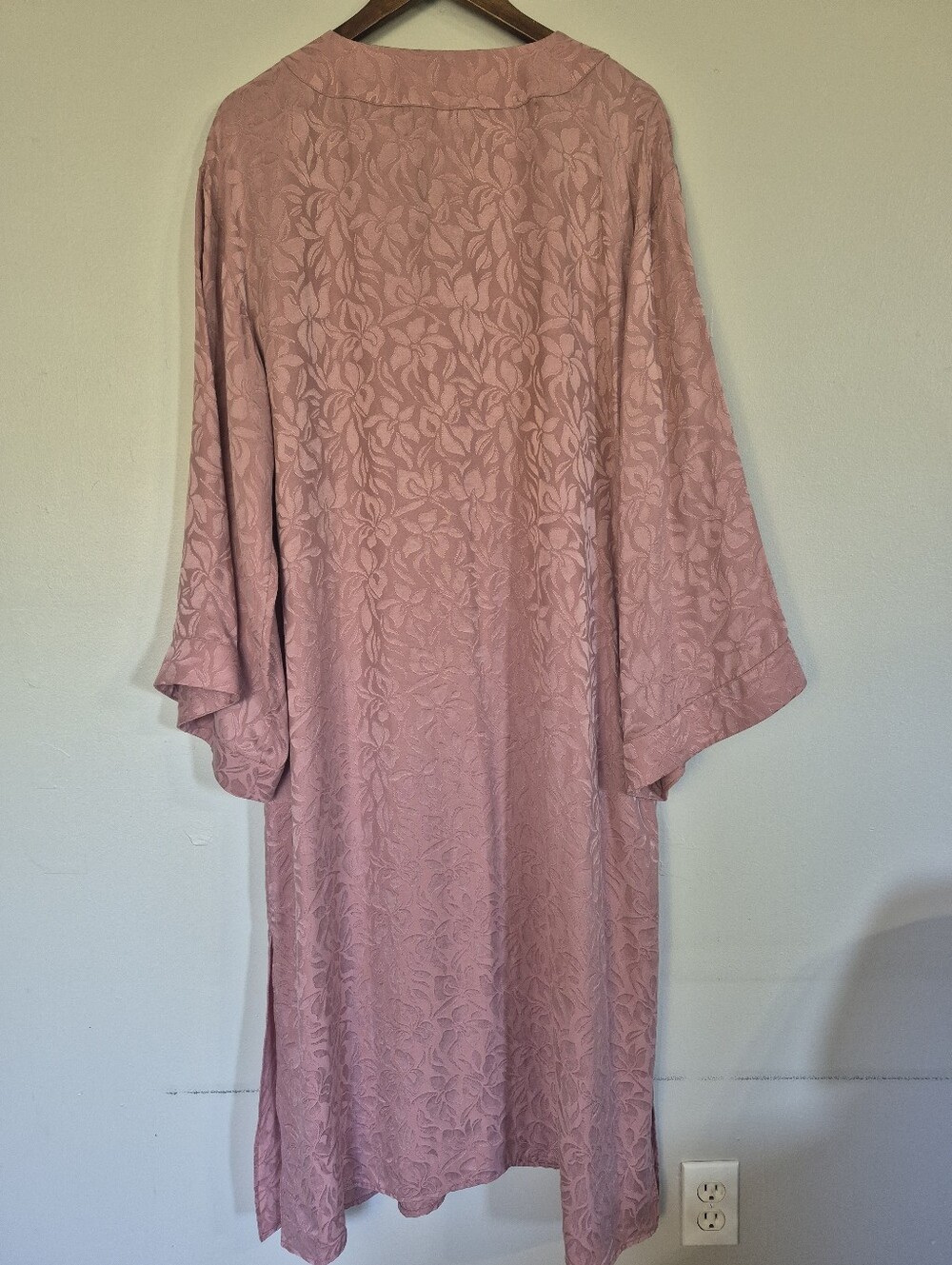 Smash + Tess Collab Disco Duster Satin Retro Rose Robe Coverup M/L - Picture 8 of 12